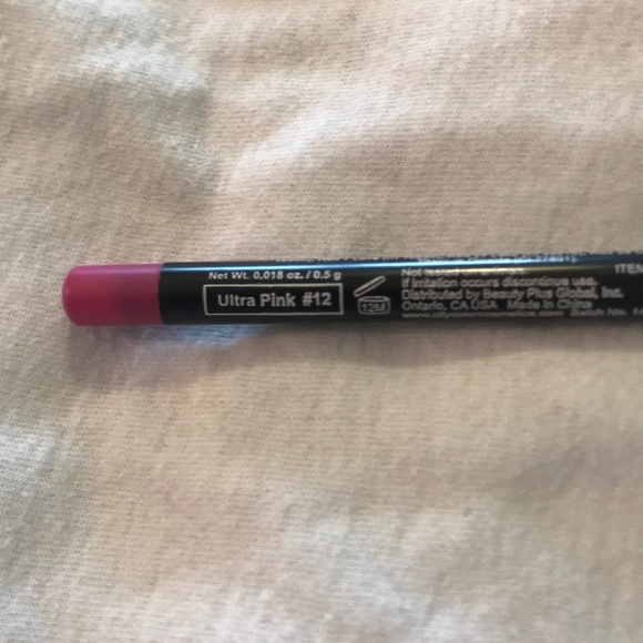 City Color City Chic Lipliner- Ultra Pink - Picture 2 of 3